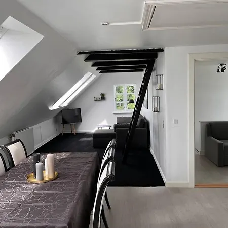 Apartament Stor Rummelig Med Egen P-plads